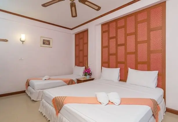 Üç Kişilik Oda (Triple Room with Window)