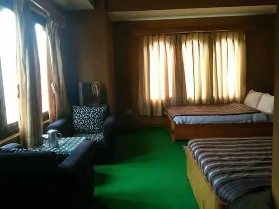 Standard Tek Büyük veya İki Ayrı Yataklı Oda