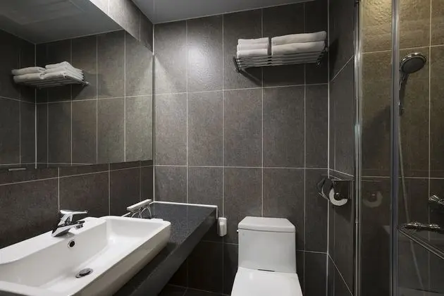 Business Tek Büyük Yataklı Oda