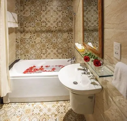 Premium Tek Büyük veya İki Ayrı Yataklı Oda