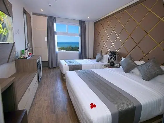 Deluxe Üç Kişilik Oda, Deniz Manzaralı