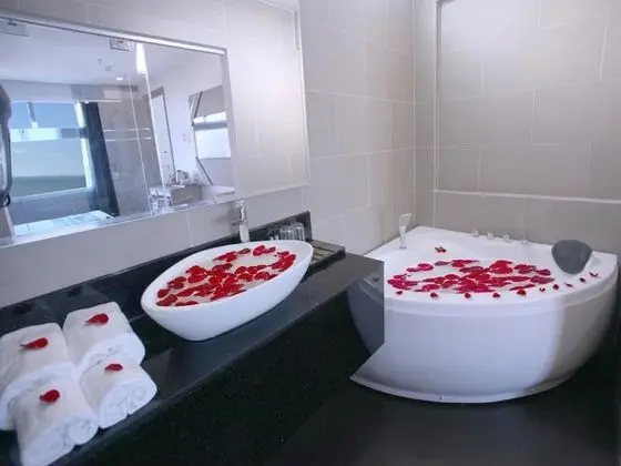 Deluxe Üç Kişilik Oda, Deniz Manzaralı