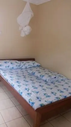 Tek Büyük Yataklı Oda, Ortak Banyo (NSC)