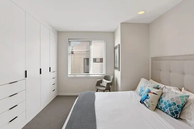 Sıra Ev, Birden Çok Yatak (New Townhome with Stunning City and M)