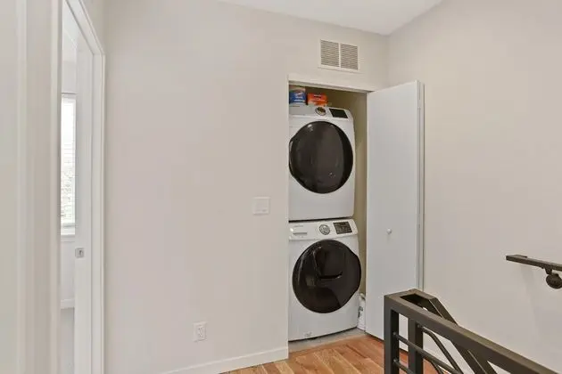 Sıra Ev, Birden Çok Yatak (New Townhome with Stunning City and M)