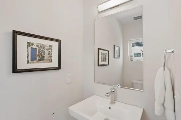 Sıra Ev, Birden Çok Yatak (New Townhome with Stunning City and M)