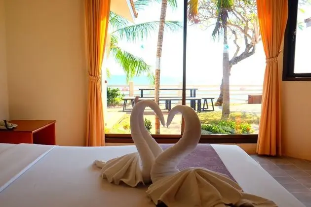 3-Bedroom Sea View Villa