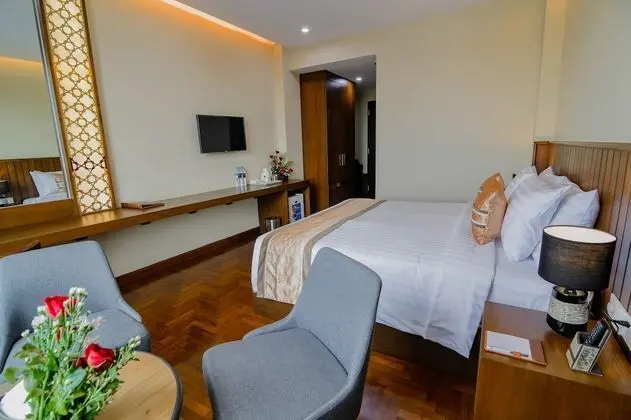 Deluxe Tek Büyük Yataklı Oda