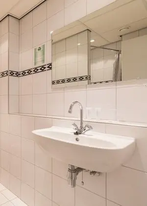 Üç Kişilik Oda