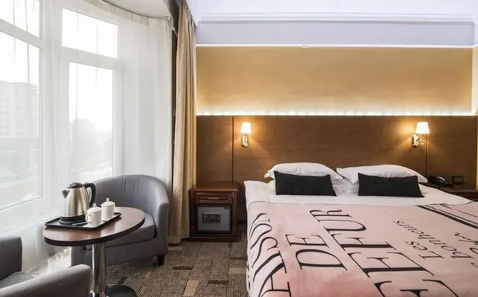 Standard Tek Büyük Yataklı Oda