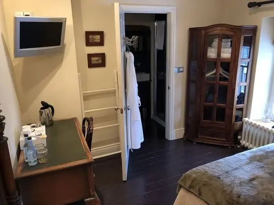 Luxury Tek Büyük Yataklı Oda (Twm Sion Cati)