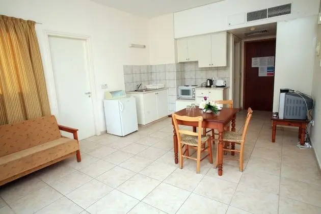 Stüdyo, Avlu Manzaralı
