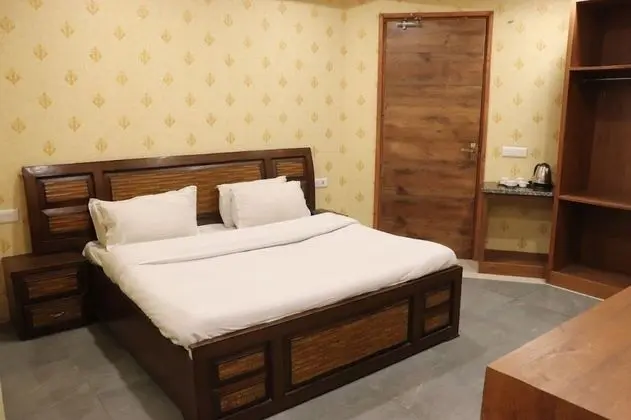 Deluxe Tek Büyük Yataklı Oda