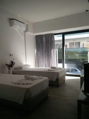 Tek Büyük veya İki Ayrı Yataklı Oda