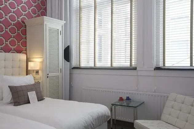 Standard Oda, Avlu Manzaralı (Patio-kamer)