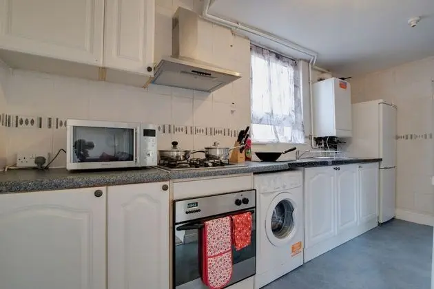 Ev