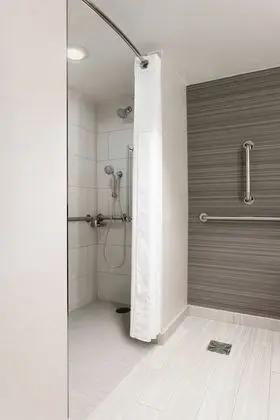 Oda, 2 Çift Kişilik Yatak, Sigara İçilebilir