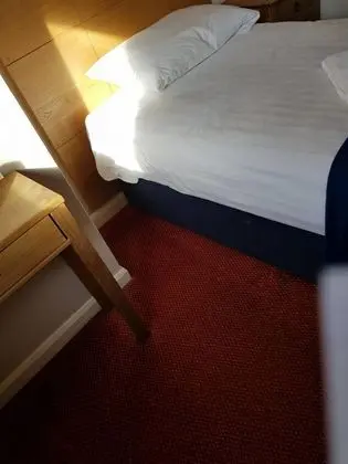 Tek Kişilik Oda (Shared Shower Room)