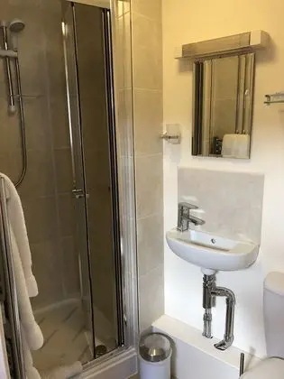 Basic Tek Büyük Yataklı Oda, 1 Çift Kişilik Yatak, Banyolu/Duşlu, Zemin Kat