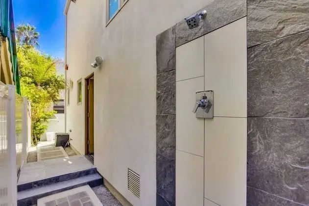 Ev, Birden Çok Yatak (Newest House On The Court! LEED PLATI)