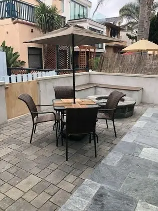 Ev, Birden Çok Yatak (Newest House On The Court! LEED PLATI)