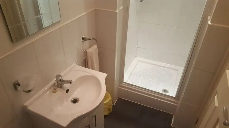 Classic Tek Büyük Yataklı Oda
