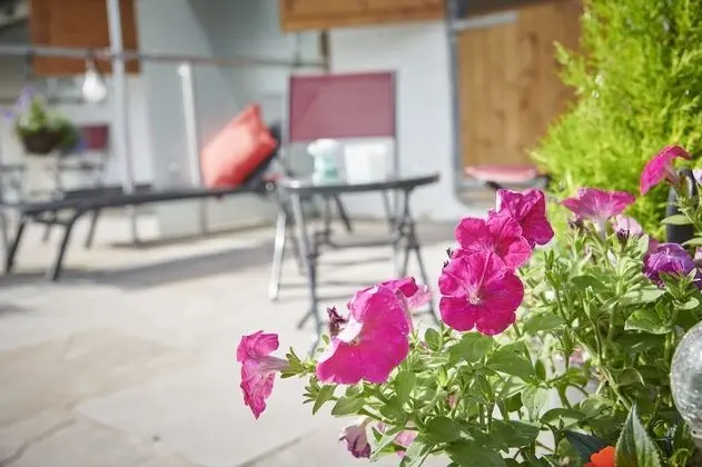 Superior Kulübe, Banyolu/Duşlu (Superior stable )