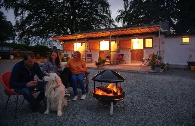 Traditional Kulübe, Banyolu/Duşlu (Stable )