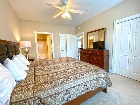 Daire, Birden Çok Yatak (NEWLY FURNISHED! Premiere Condo w/ La)
