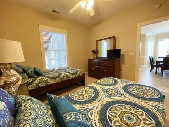 Daire, Birden Çok Yatak (NEWLY FURNISHED! Premiere Condo w/ La)