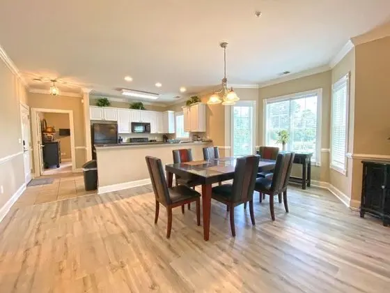 Daire, Birden Çok Yatak (NEWLY FURNISHED! Premiere Condo w/ La)