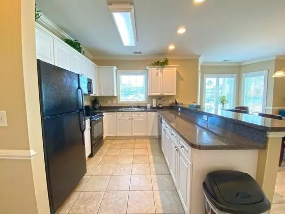 Daire, Birden Çok Yatak (NEWLY FURNISHED! Premiere Condo w/ La)