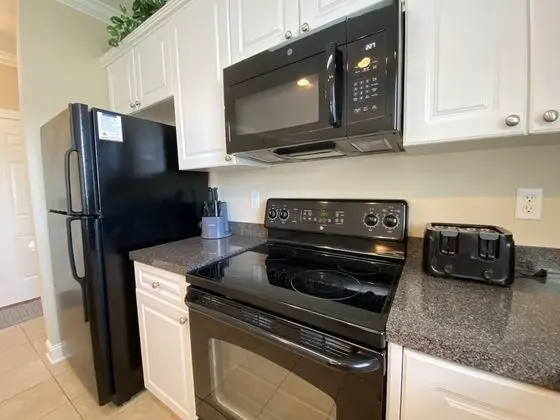 Daire, Birden Çok Yatak (NEWLY FURNISHED! Premiere Condo w/ La)