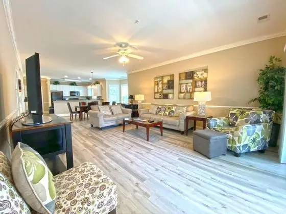 Daire, Birden Çok Yatak (NEWLY FURNISHED! Premiere Condo w/ La)