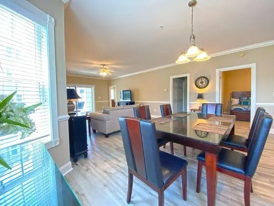 Daire, Birden Çok Yatak (NEWLY FURNISHED! Premiere Condo w/ La)