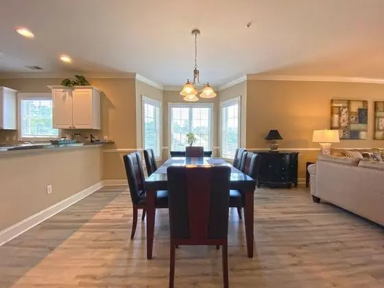 Daire, Birden Çok Yatak (NEWLY FURNISHED! Premiere Condo w/ La)