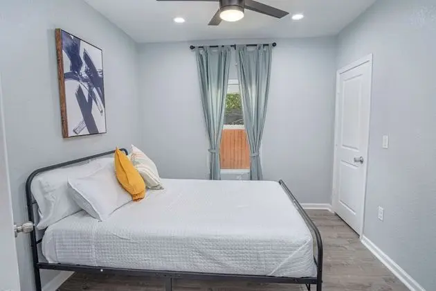 Ev (4 Bedrooms)