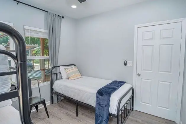 Ev (4 Bedrooms)