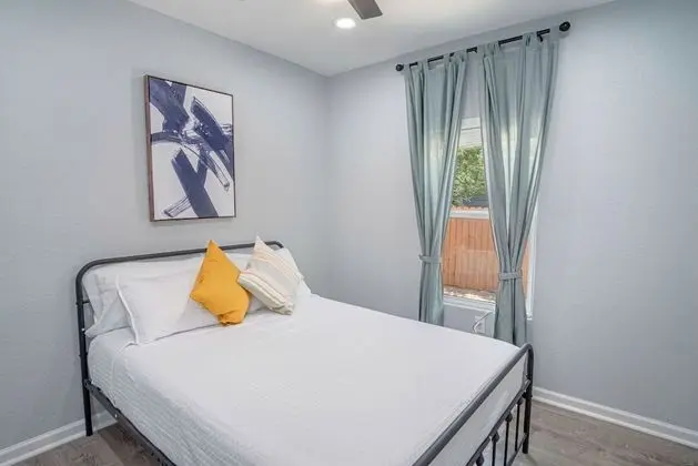 Ev (4 Bedrooms)