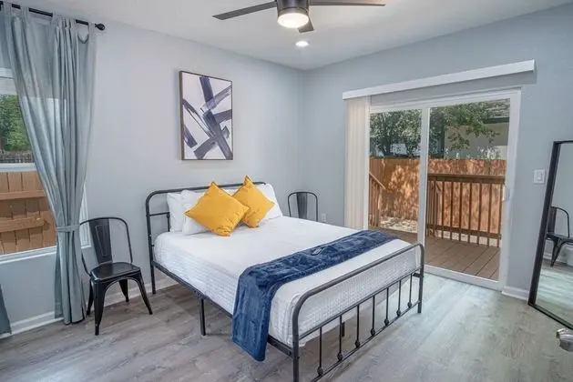 Ev (4 Bedrooms)