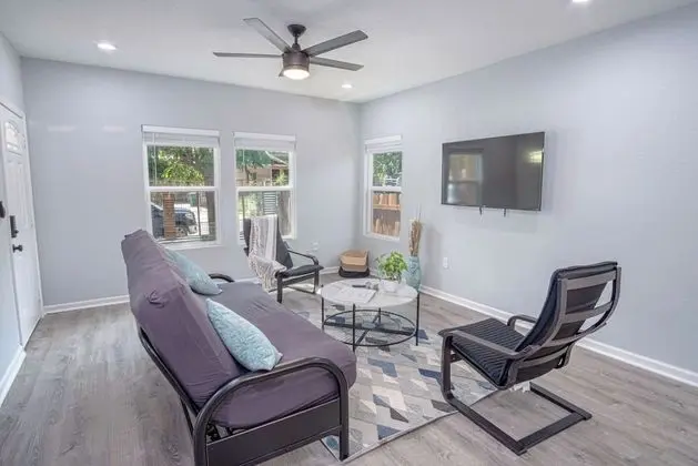 Ev (4 Bedrooms)