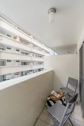 Daire (Newly Renovated Studio | Two blocks f)