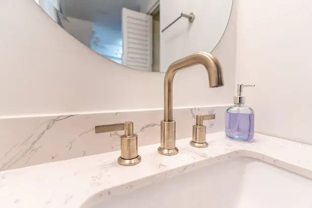 Daire (Newly Renovated Studio | Two blocks f)