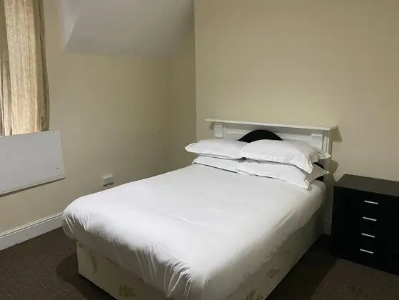 Standard Tek Büyük Yataklı Oda (Shared)
