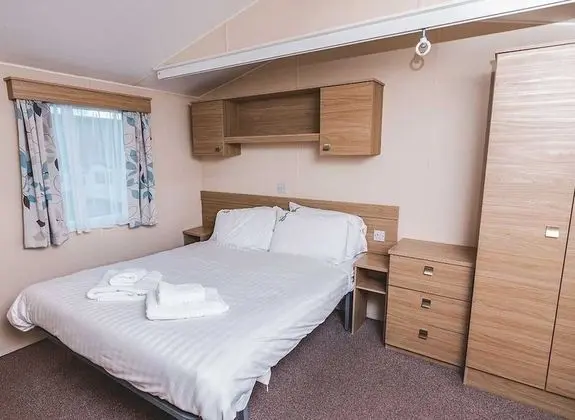 Superior Caravan 2 Accessible