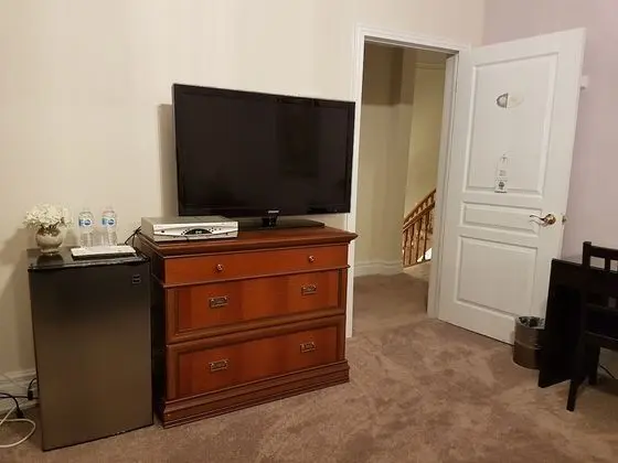Honeymoon Tek Büyük Yataklı Oda, Sıcak Su Havuzu (Upper floor Rose Room )