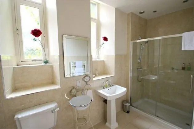 Tek Büyük Yataklı Oda, 1 En Büyük (King) Boy Yatak, Avlu Manzaralı