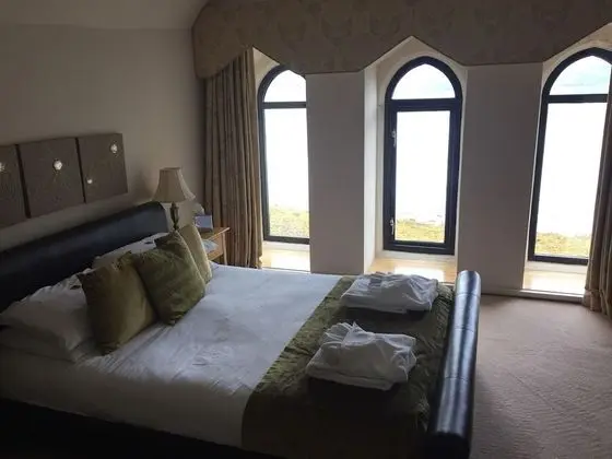 Tek Büyük Yataklı Oda, 1 En Büyük (King) Boy Yatak, Küvet, Göl Manzaralı