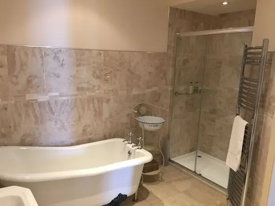 Tek Büyük Yataklı Oda, 1 En Büyük (King) Boy Yatak, Küvet, Göl Manzaralı