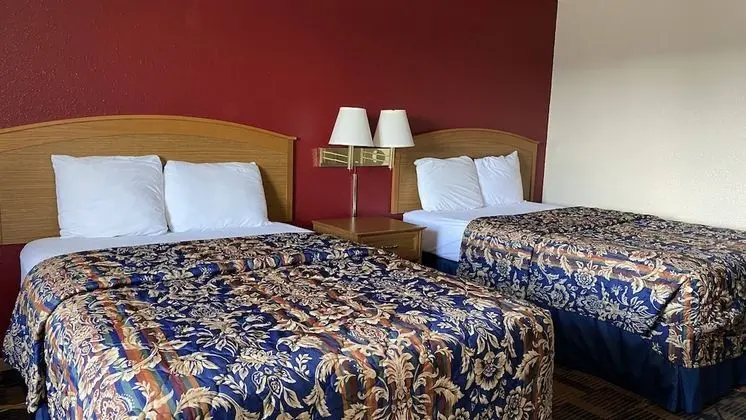 Tek Büyük Yataklı Oda, 2 Çift Kişilik Yatak